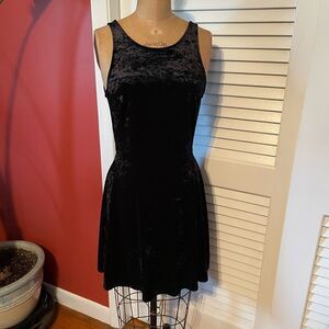 H&M | black velvety open back mini dress 8 NWT $13
